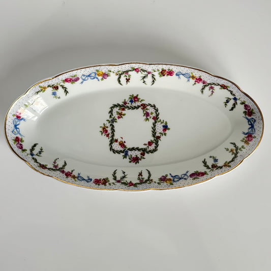 English: Porcelain serving dish with ribbon and garland motif, Bernardaud “Lamartine”, Limoges France, circa 1920–1930 ; 日本語: リモージュ製ベルナルド“ラマルティーヌ”モデル、リボンと花のガーランド装飾付きポーセリン・サービングディッシュ、約1920–1930年 ; Français : Ravier en porcelaine, modèle “Lamartine” de Bernardaud, décor rubans et guirlandes, Limoges, vers 1920–1930