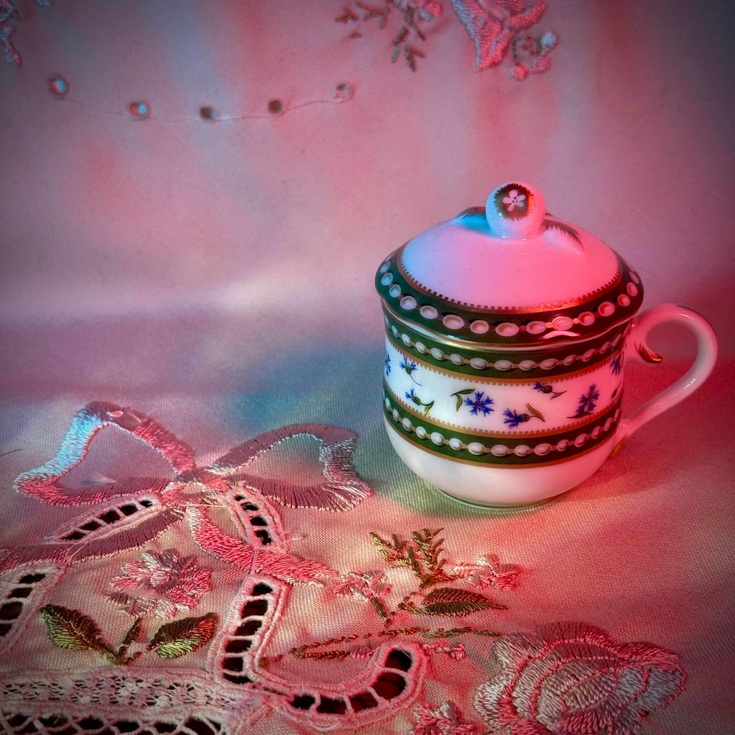 Chocolate Pot | Ancienne Manufacture Royale Limoges by Bernardaud | “Perles et Barbeaux” Service Replica | 20th century onward