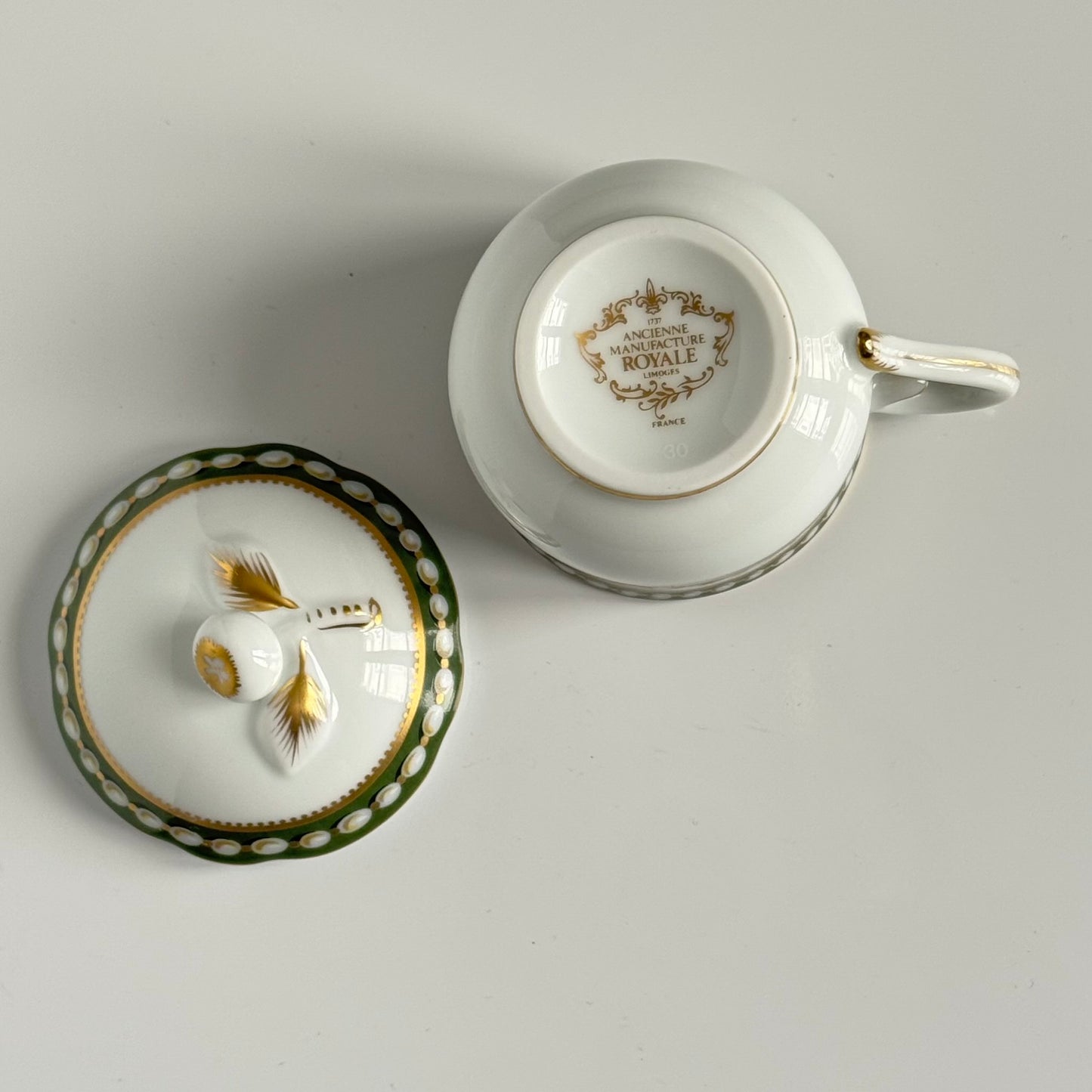Chocolate Pot | Ancienne Manufacture Royale Limoges by Bernardaud | “Perles et Barbeaux” Service Replica | 20th century onward