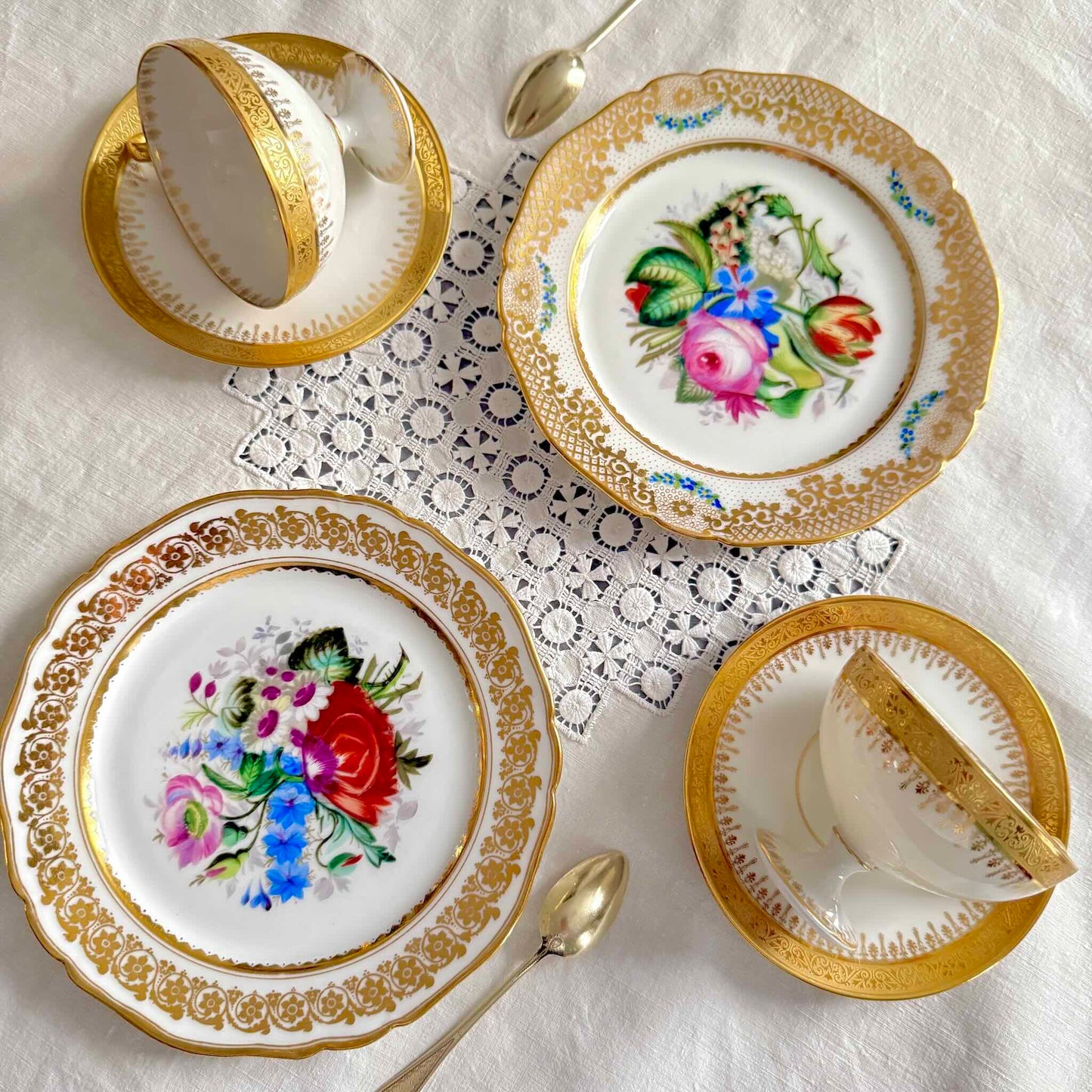 Hand-Painted Paris Porcelain Dessert Plate | Early 19th Century | Vieux Paris / Old Paris (Copie)