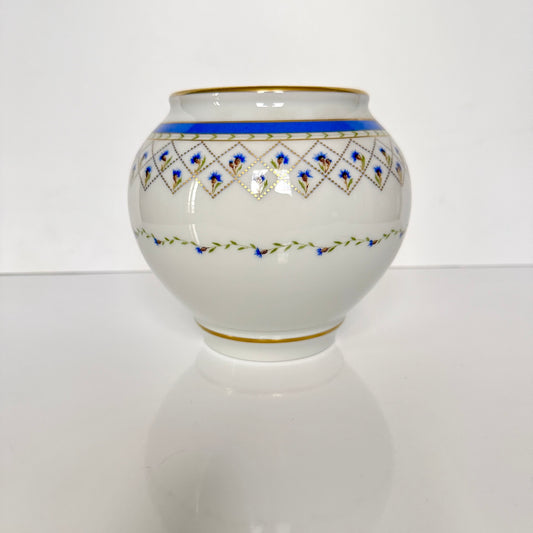 Haviland Limoges porcelain ball vase, Val de Loire pattern with cornflowers and gold points, France.