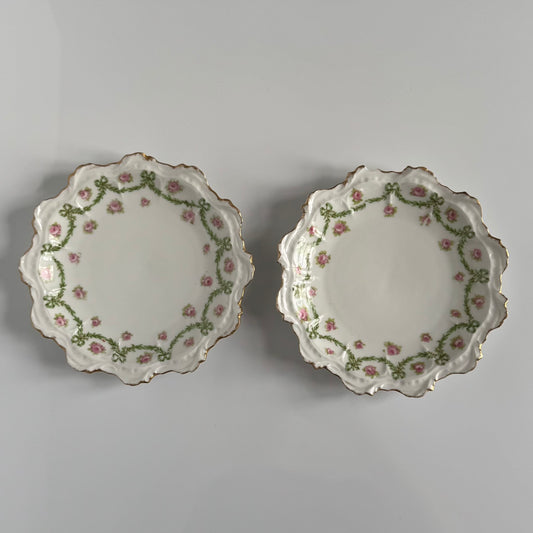 リモージュ製デザートプレート(リボンとバラのモチーフ)|20世紀初頭 (欠けあり)