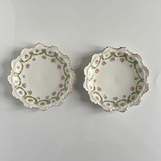 リモージュ製デザートプレート(リボンとバラのモチーフ)|20世紀初頭 (ごく小さな欠けあり)