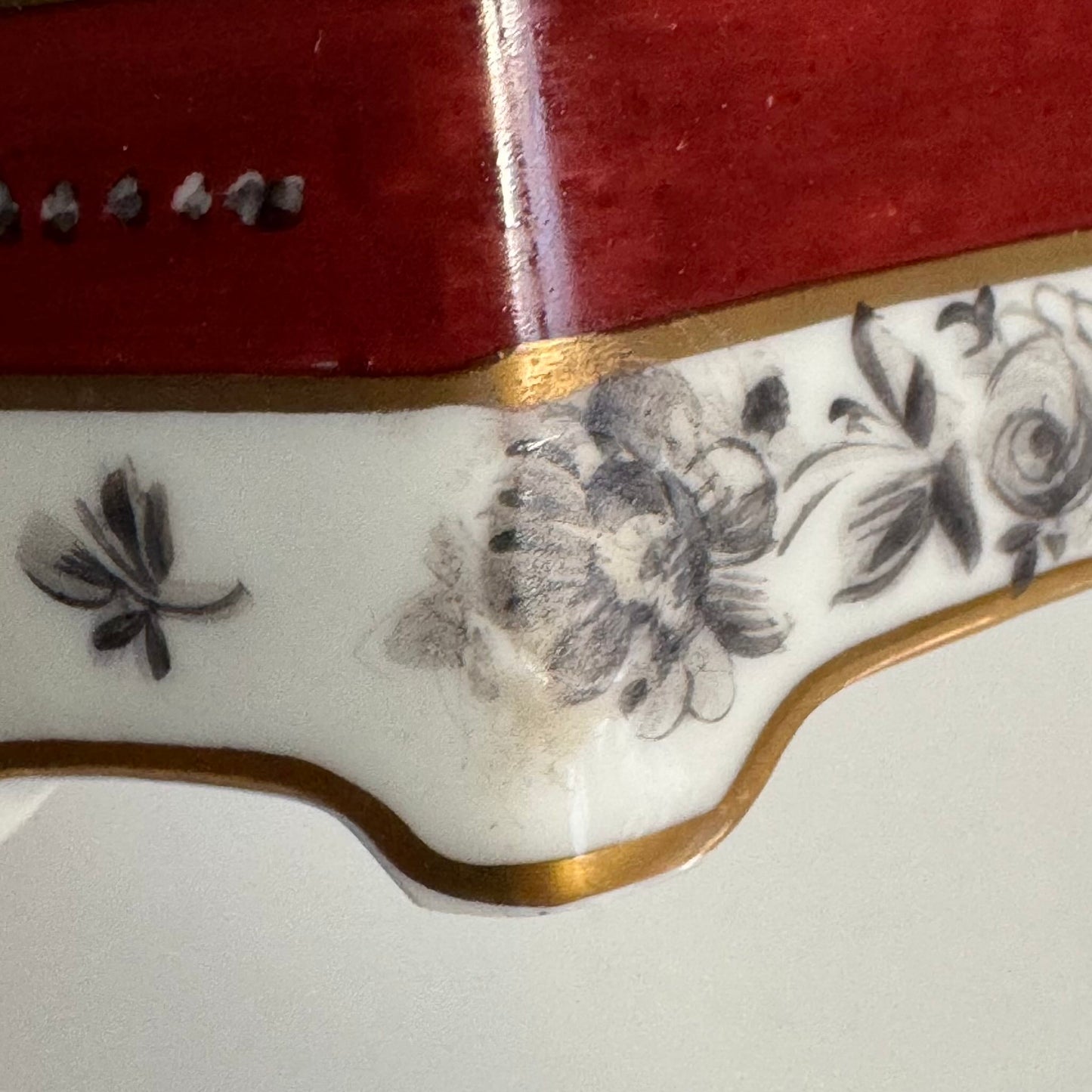 ナポレオン ポーセリン ボックス(小物入れ) | 手描きグリザイユの花模様&金彩のナポレオン・イーグル | 19世紀後期