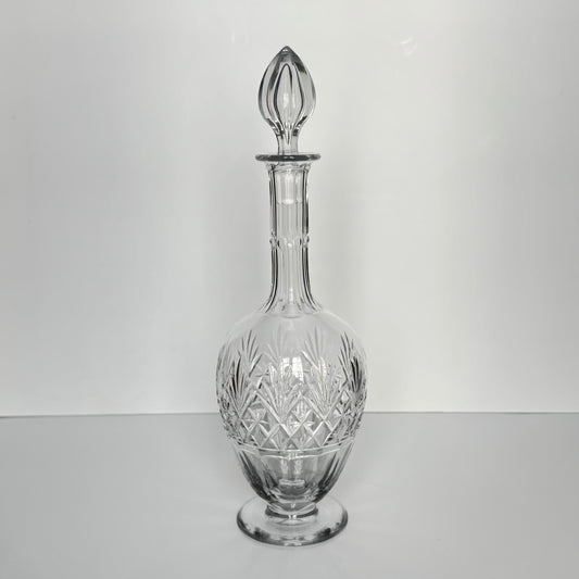 English: Saint-Louis crystal decanter, Massenet model, late 19th – early 20th century. ; 日本語: サンルイ クリスタル製デカンタ、マスネ モデル、19世紀後期〜20世紀初期。 ; Français: Carafe en cristal Saint-Louis, modèle Massenet, fin XIXᵉ – début XXᵉ siècle.