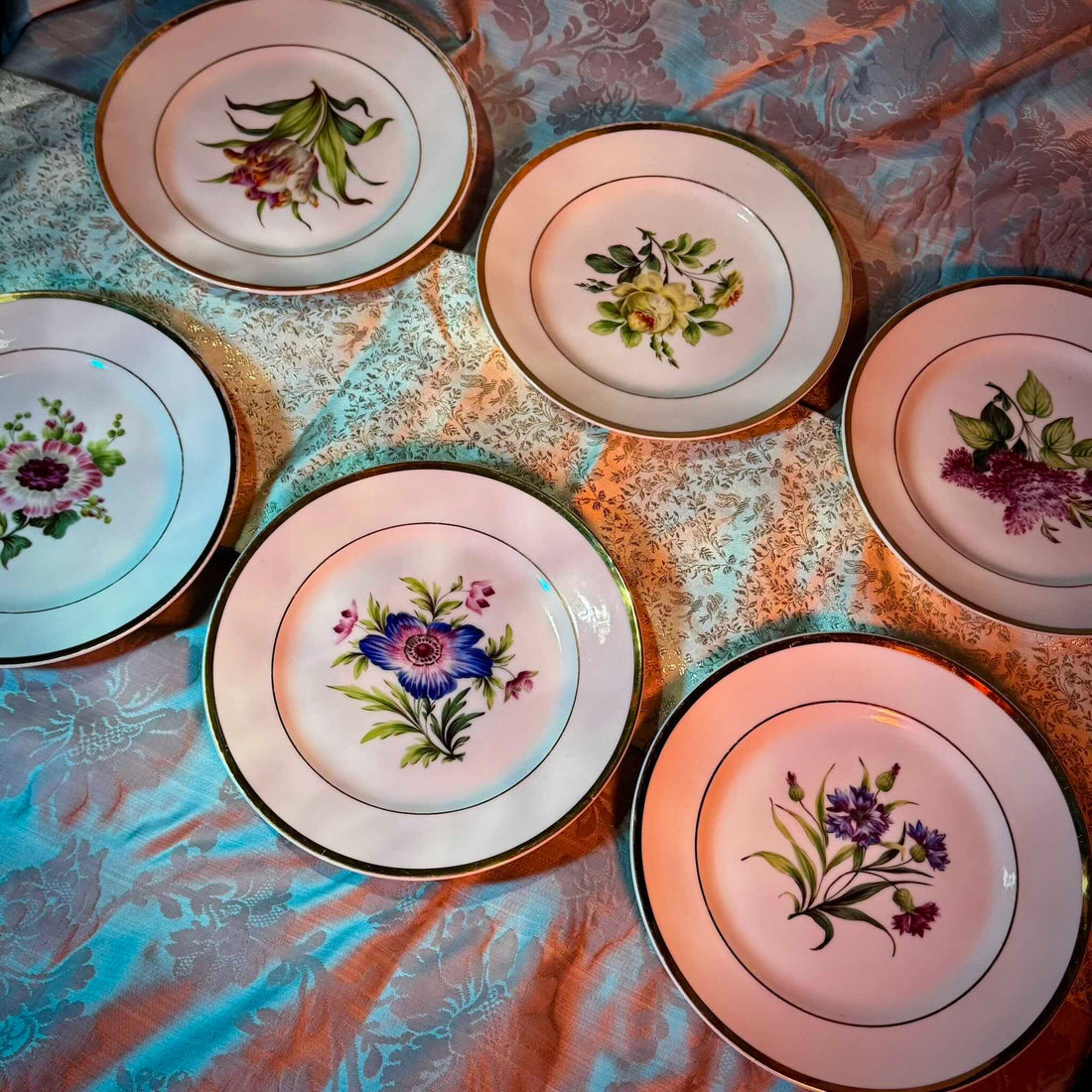 Antique 19th-century French Schoelcher Paris porcelain plate with hand-painted floral bouquet and fine gold gilding