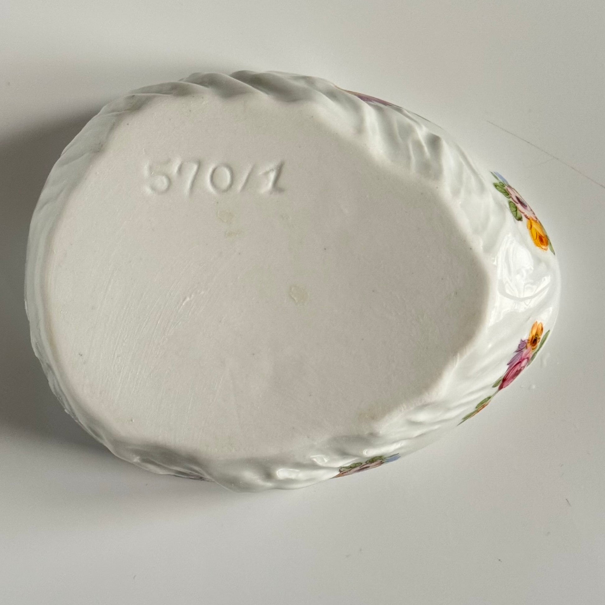 Vintage porcelain egg-shaped box by APILCO, inspired by the 18th-century Sèvres du Barry service. Features ribbon details, floral patterns, and “DB” initials in elegant design