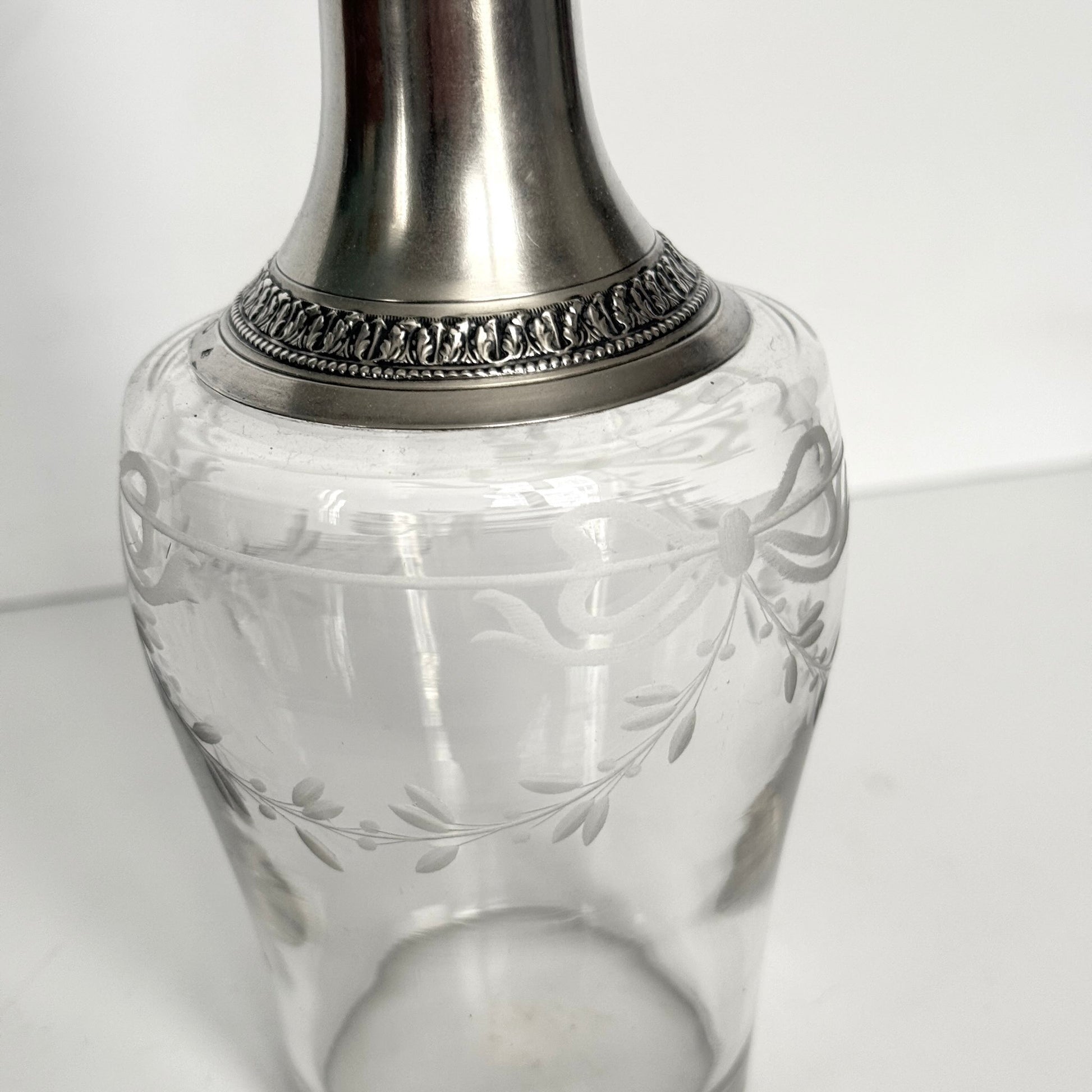 Antique French solid silver and crystal decanter, engraved ribbons and garlands, Minerva 950 hallmark, late 19th century.