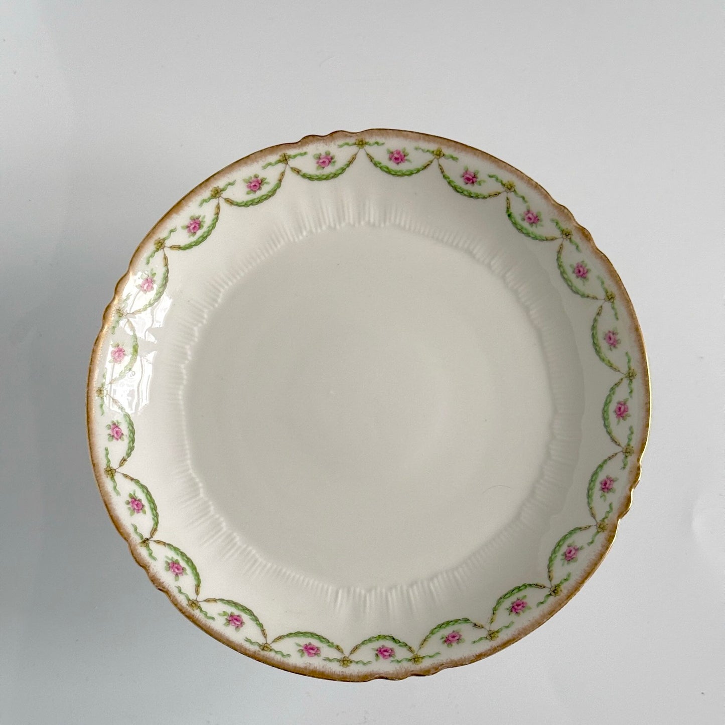 Compotier Ancien sur Piédouche en Porcelaine de Limoges – Roses & Or