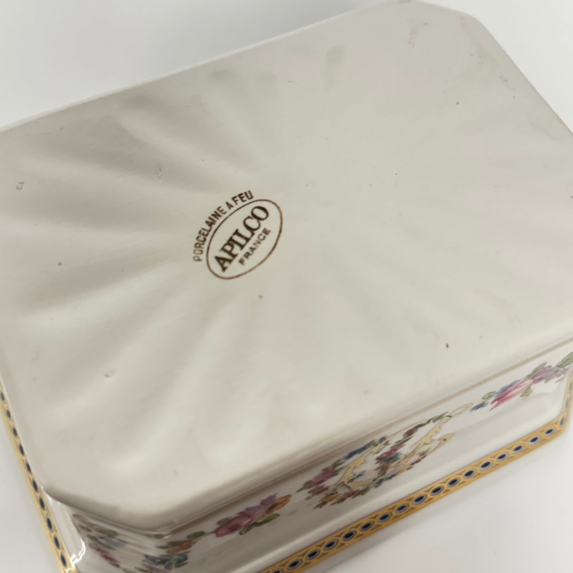 APILCO porcelain terrine/trinket box from the 20th century, inspired by the 18th-century Sèvres porcelain service of Comtesse du Barry, featuring elegant motifs and the initials "DB".