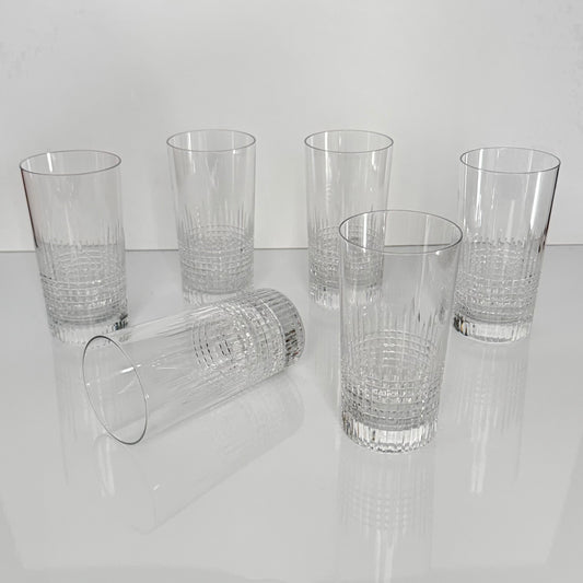 English: Baccarat crystal cocktail glass Nancy pattern, 20th century, elegant cut design; 日本語: バカラ クリスタル製タンブラー/カクテルグラス ナンシー パターン 20世紀 繊細なカットデザイン; Français:  Verre à cocktail en cristal Baccarat modèle Nancy XXe siècle avec décor taillé raffiné