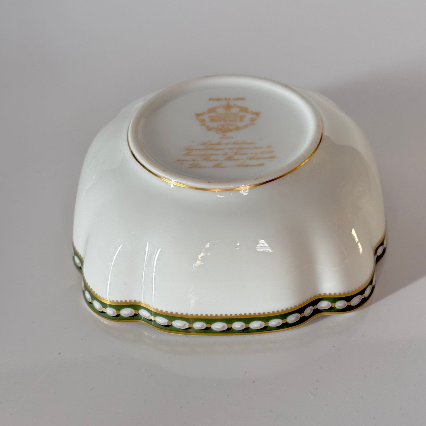 Bol en Porcelaine Bernardaud Limoges – "Perles et Barbeaux"