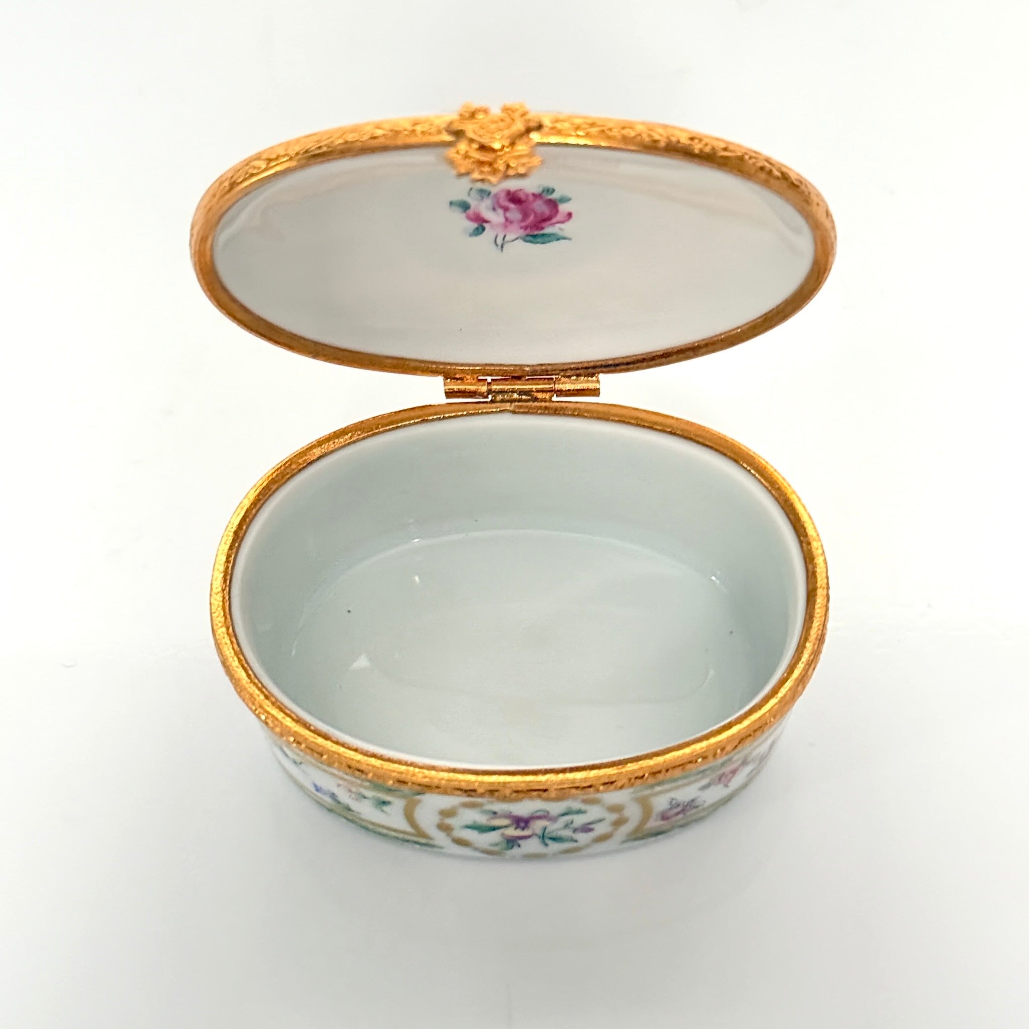アビランド・リモージュ「Louveciennes」磁器製ジュエリーボックス 花