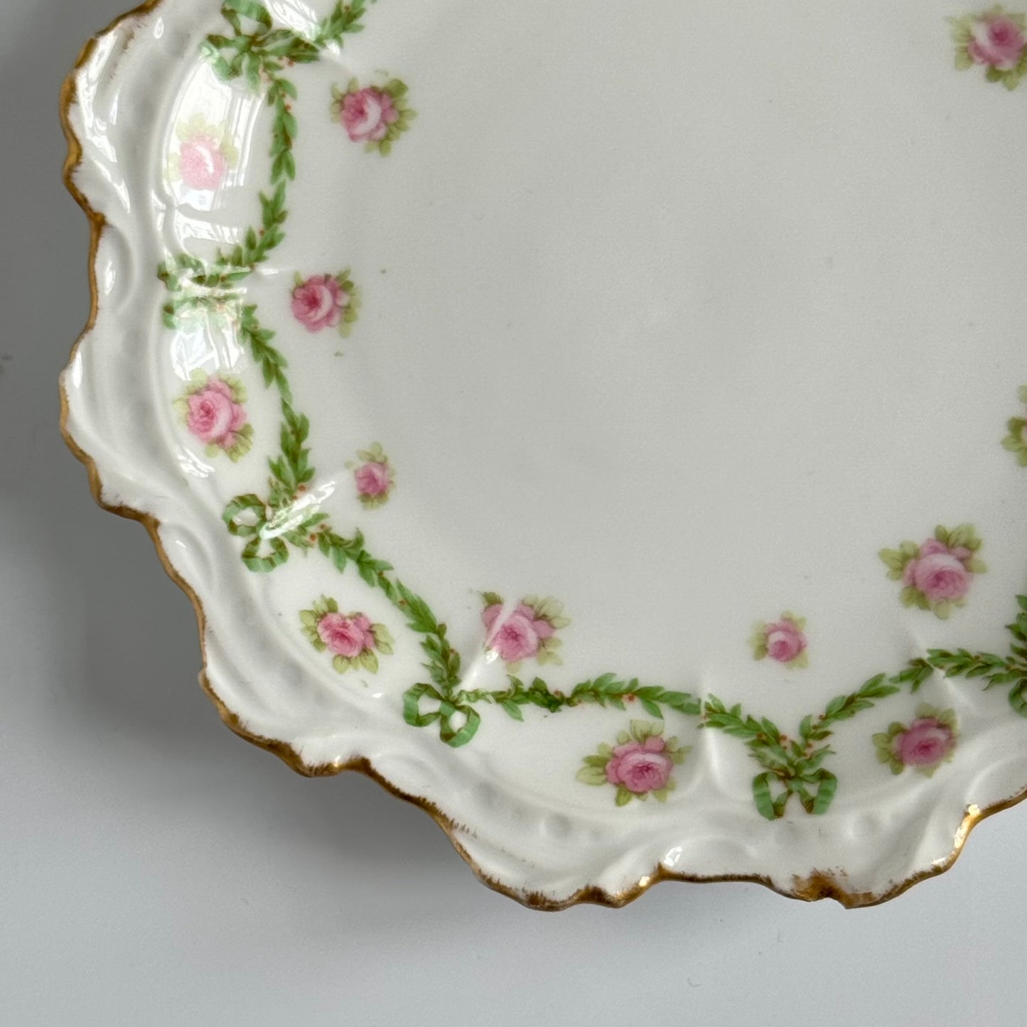 Limoges Dessert Plate with Ribbons and Roses Motif | Early 20th Century