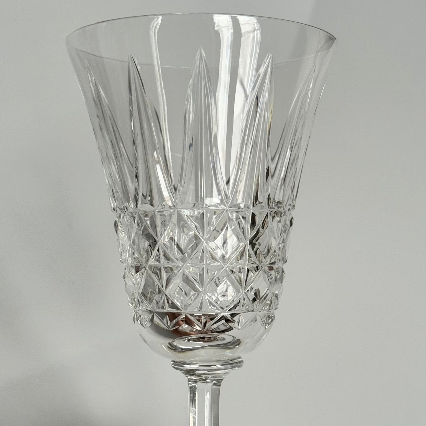 English: Saint-Louis crystal water glass, Tarn pattern, circa 1960s ; 日本語: サンルイ クリスタル ウォーターグラス 「タルン」パターン、1960年代頃 ; Français: Verre à eau en cristal Saint-Louis, modèle Tarn, années 1960