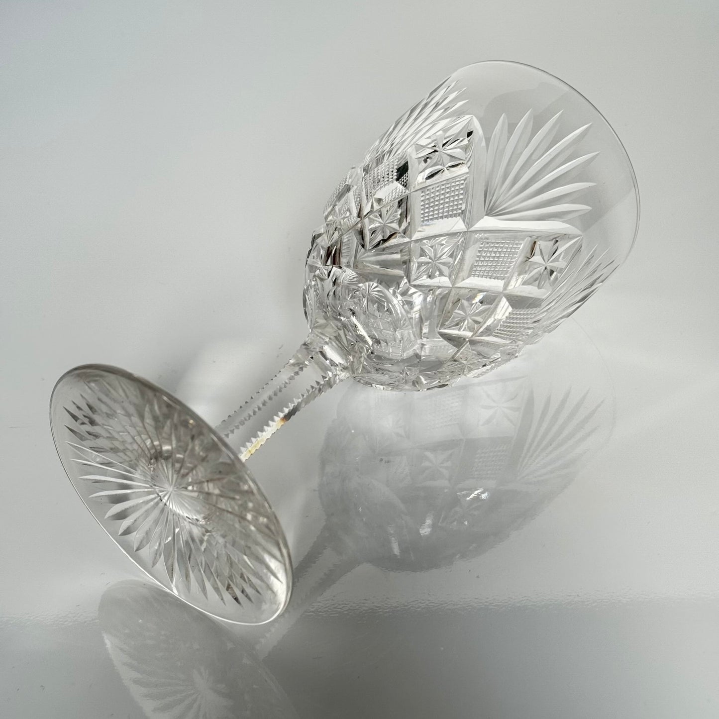 English: Saint-Louis crystal water glass, Gavarni model, early 20th century ; 日本語: サンルイ クリスタル ウォーターグラス ガヴァルニ モデル 20世紀前半 ; Français: Verre à eau en cristal Saint-Louis, modèle Gavarni, première moitié du XXe siècle