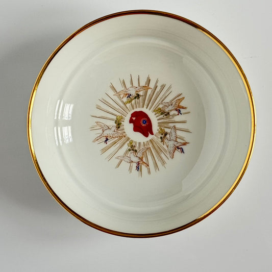English: Sèvres porcelain commemorative bowl, French Revolution Bicentennial 1989, Phrygian cap and bird motif ; 日本語: セーヴル製磁器記念ボウル、フランス革命200周年 1989年、フリジア帽と鳥の装飾; Français: Coupelle commémorative en porcelaine de Sèvres, Bicentenaire de la Révolution française 1989, décor bonnet phrygien et oiseaux