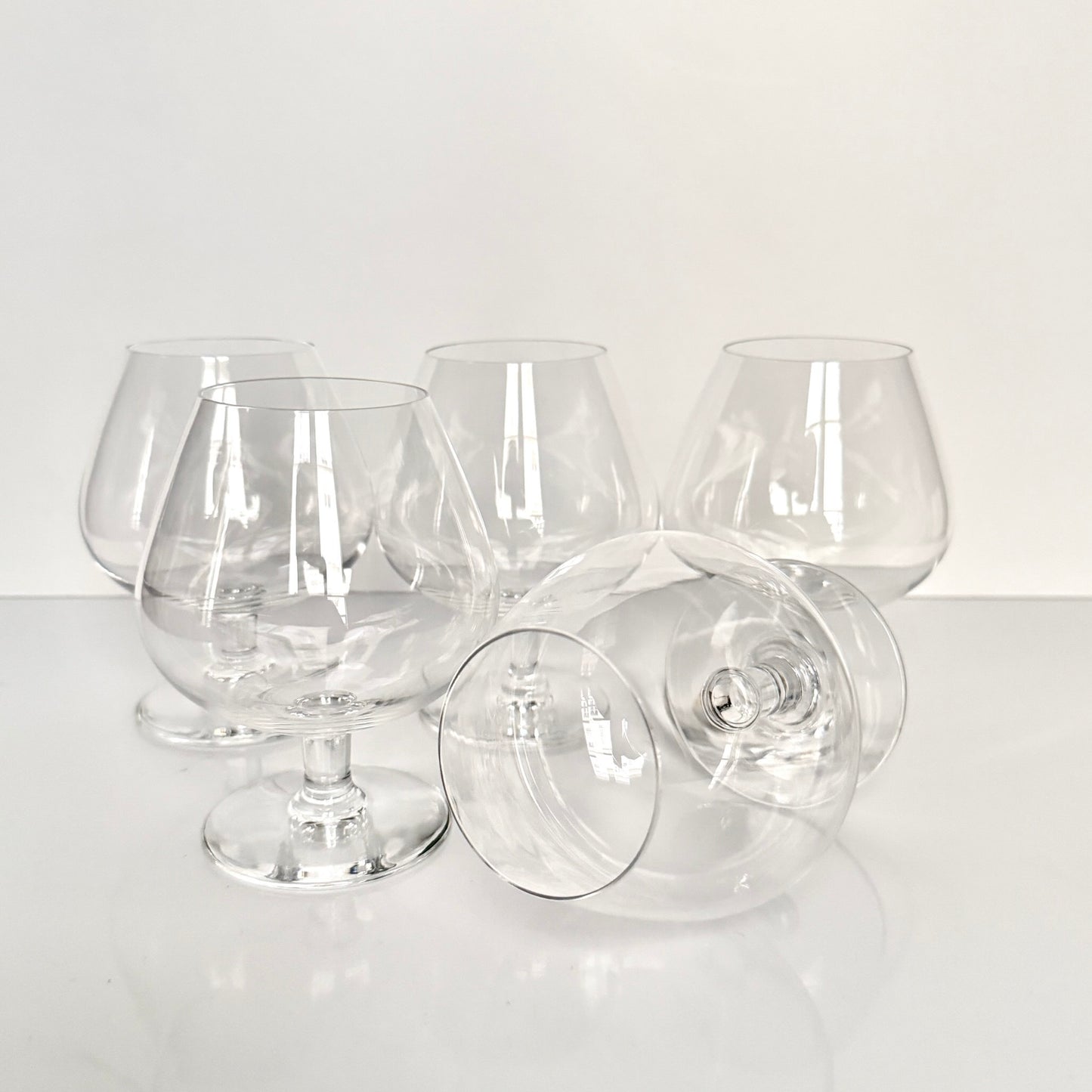 Vintage Saint-Louis crystal cognac glass, large snifter model, high brilliance and transparency, 20th century France.